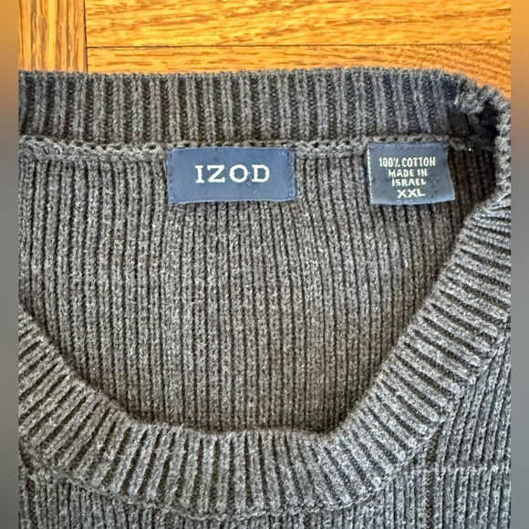 IZOD 100% Cotton Men’s Crewneck Sweater - Picture 2 of 3